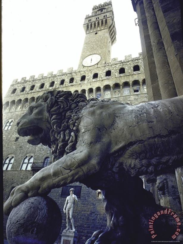 Michelangelo Buonarroti Replica of The David Under Belly of Roman Lion in Piazza Della Signoria Florence Art Painting
